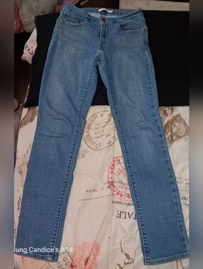 Levis Womens Size 6 Straight Leg Jean